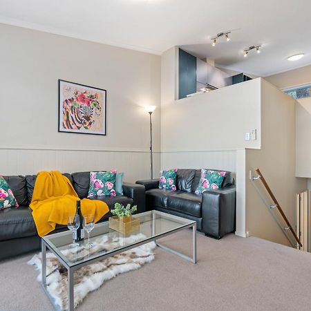 2-Bedroom Apartment With Lake & Mountain View - Beechwood Квінстаун Екстер'єр фото